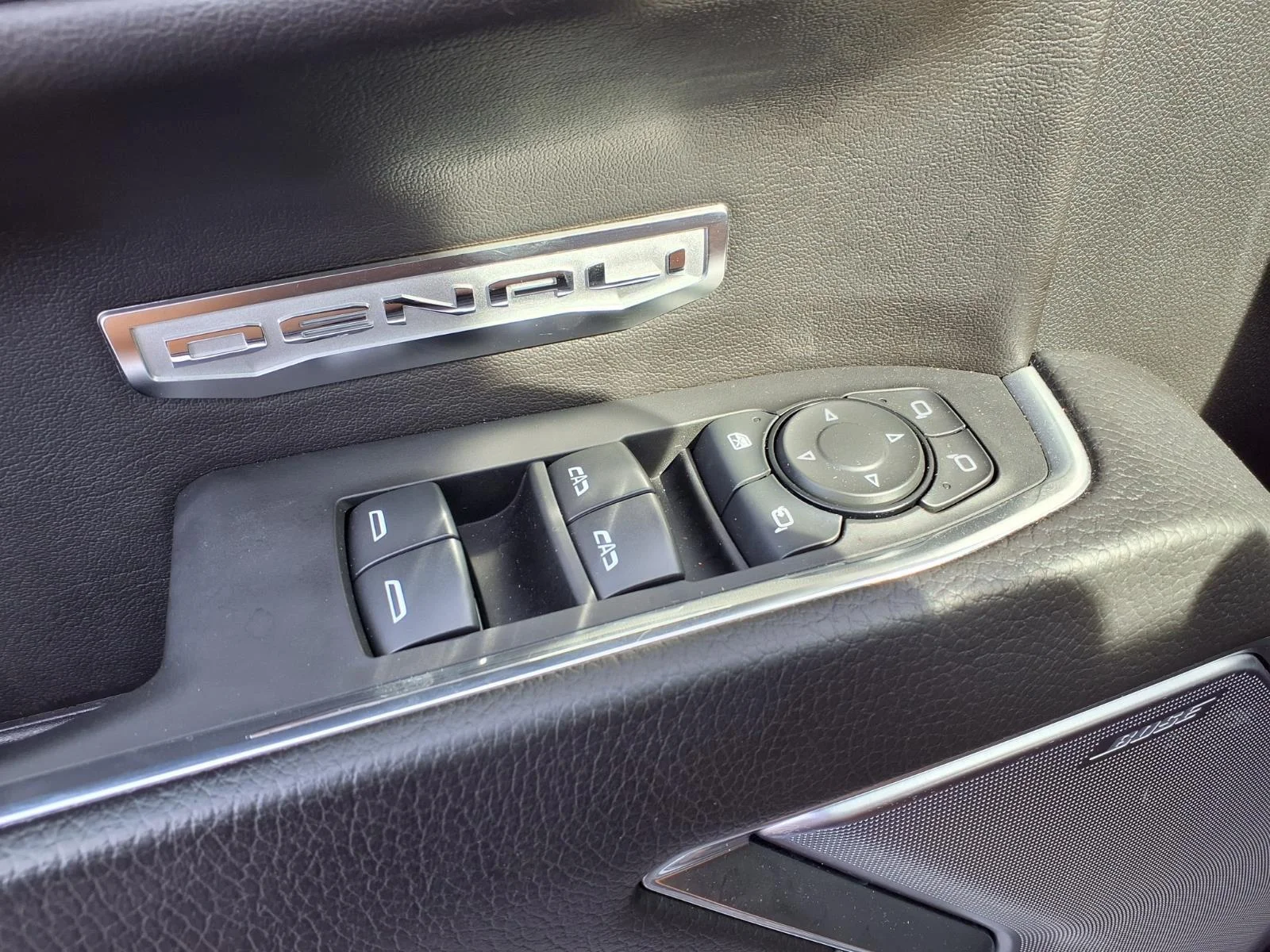 Used 2024 Summit White GMC Denali image 19