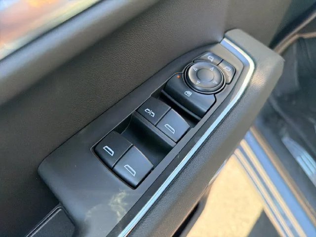 New 2026 Sterling Metallic GMC Elevation image 12