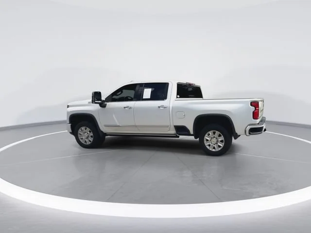 Certified Used 2025 Iridescent Pearl Tricoat Chevrolet High Country image 8