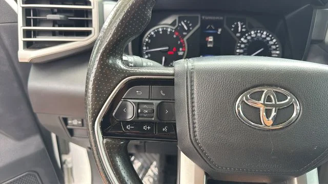 Used 2022 White Toyota SR5 image 22