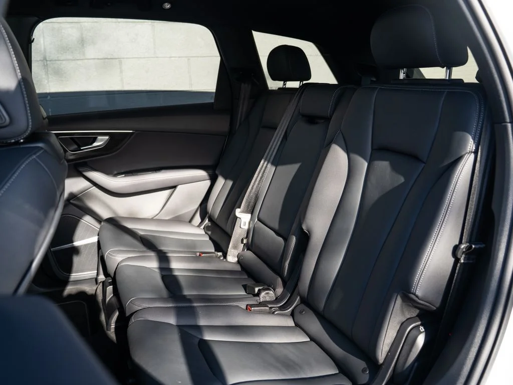 Used 2025 White Audi  image 18