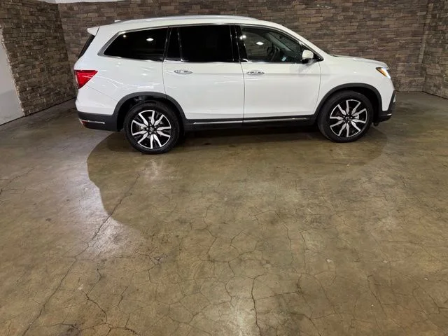 Used 2021 Platinum White Pearl Honda Touring image 4