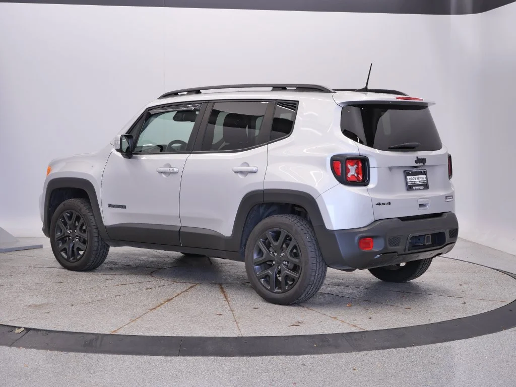 Certified Used 2019 Silver Jeep Latitude image 3