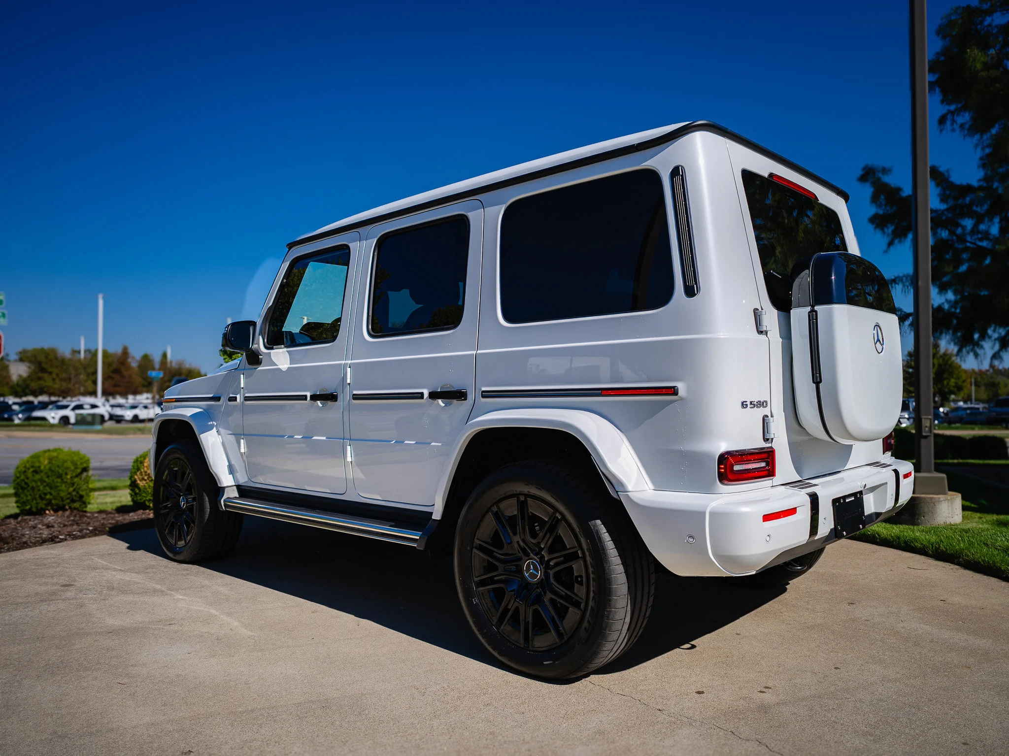 Certified Used 2025 Moonlight White Mercedes-Benz G 580 image 12
