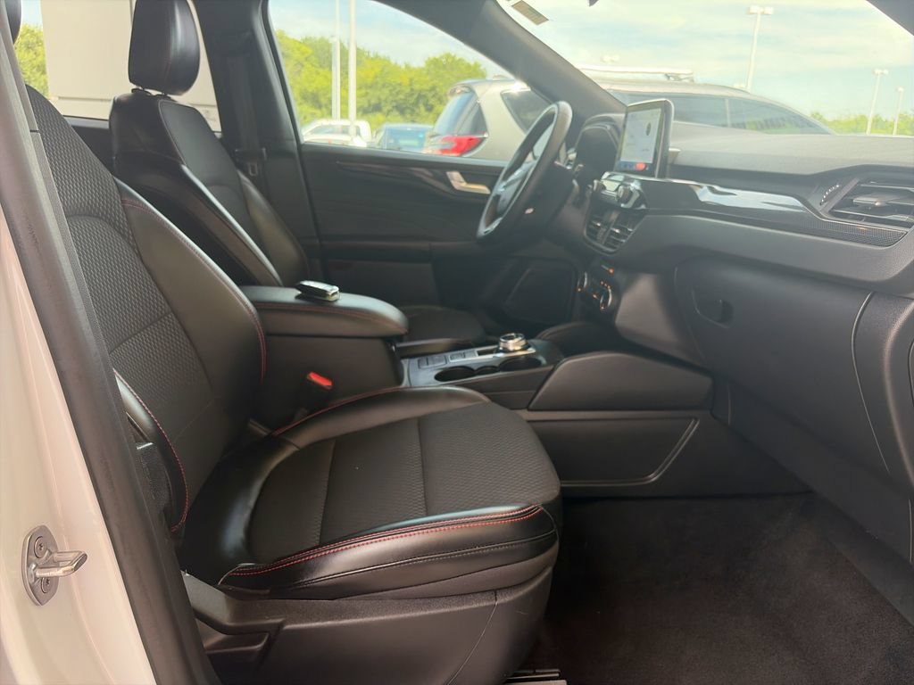 2025 Ford Escape ST-Line - Photo 29