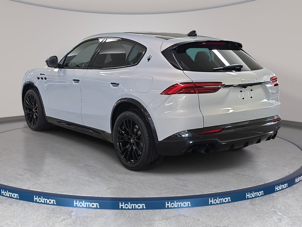 Used 2025 Bianco Maserati Modena image 9