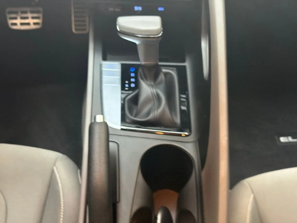 Used 2026 Amazon Gray Hyundai SEL Sport image 16