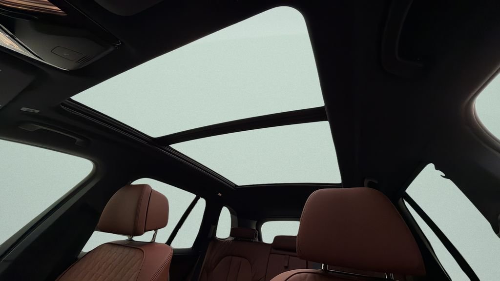 New 2026 Dravit Grey Metallic BMW xDrive40i image 16