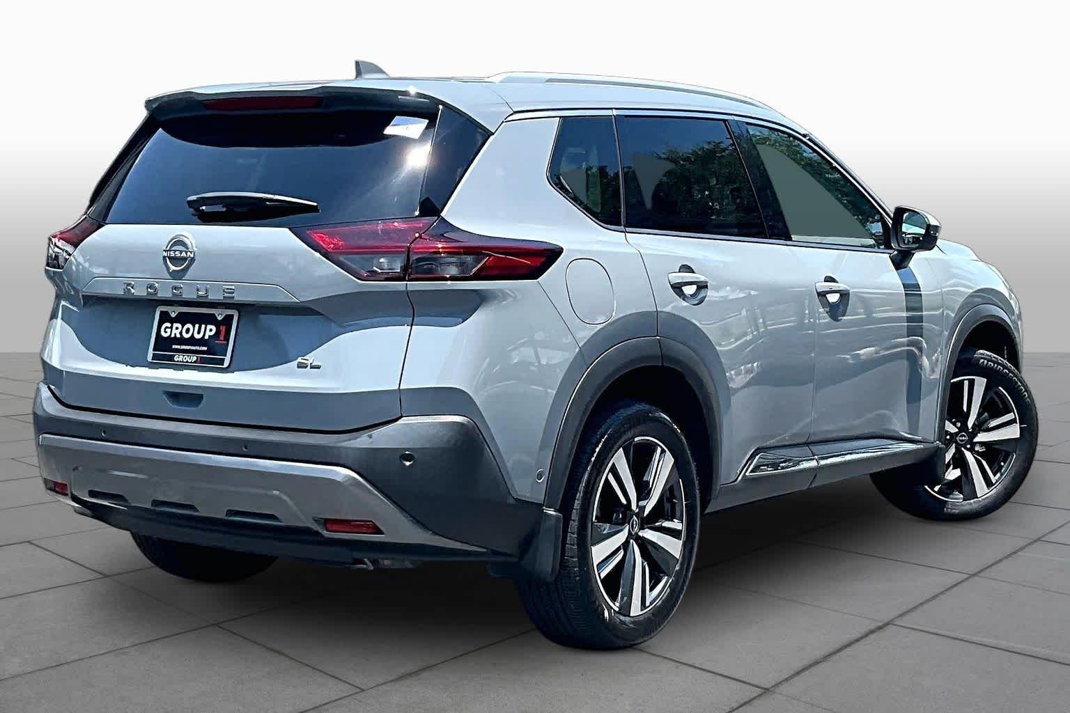 Used 2023 Boulder Gray Pearl Nissan SL image 13