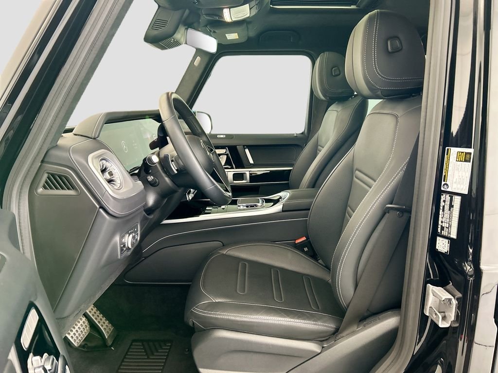 Used 2025  Mercedes-Benz G 550 image 18