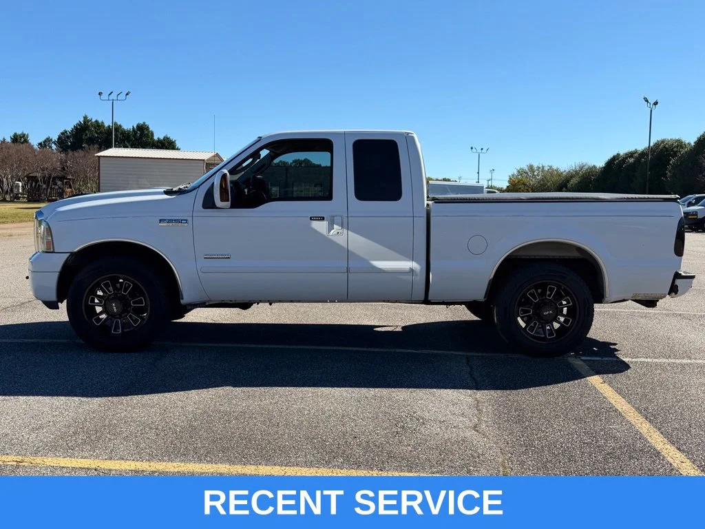 Used 2007  Ford XL image 7