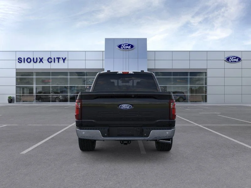 New 2025 Agate Black Metallic Ford XLT image 5