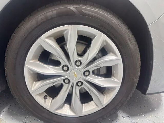 Used 2025 Gray Chevrolet LT image 4