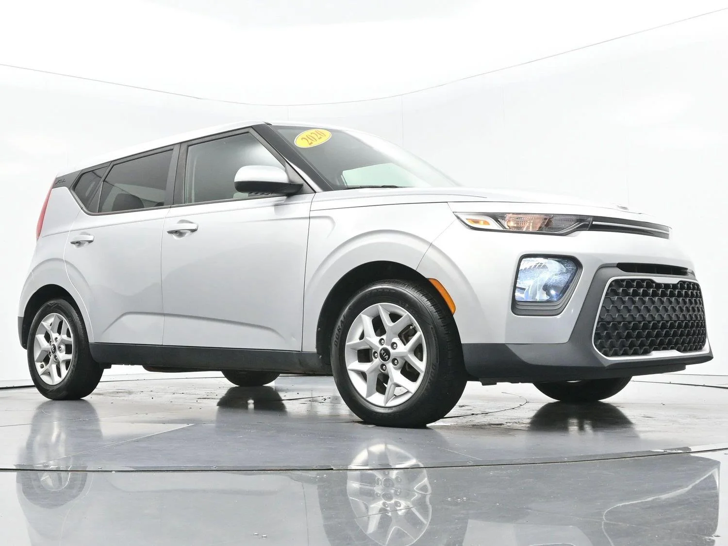 Used 2020 Sparkling Silver Kia S image 40