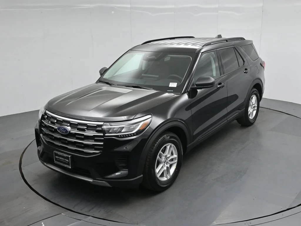 New 2026 Agate Black Metallic Ford Active image 36