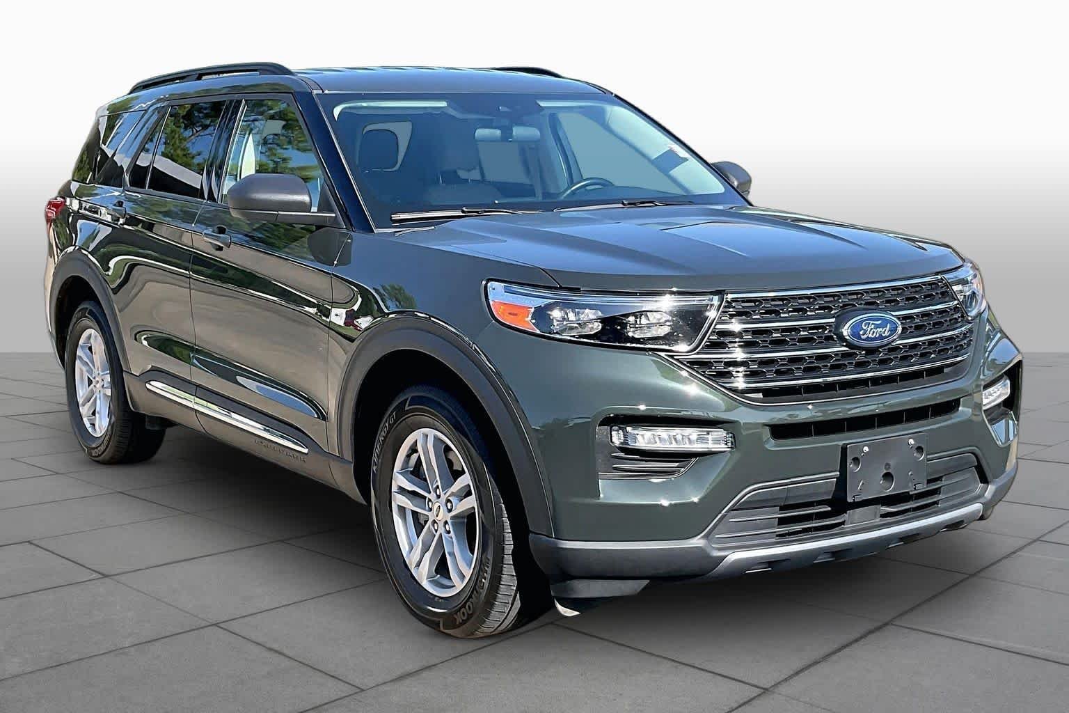 Used 2024 Forged Green Metallic Ford XLT image 3
