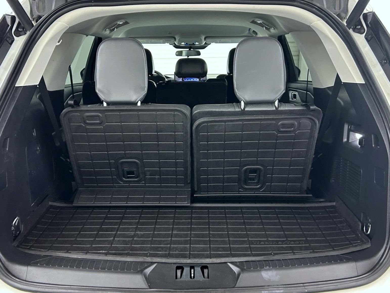 Used 2025 White Ford Active image 24