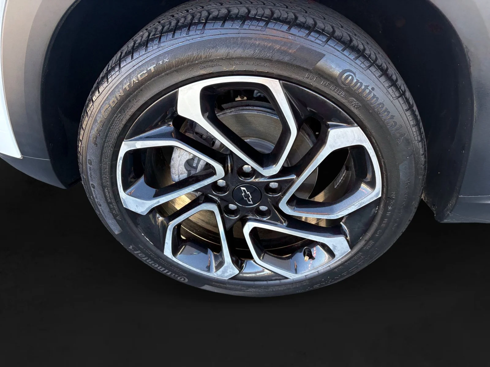 Used 2024 Summit White Chevrolet 2RS image 11