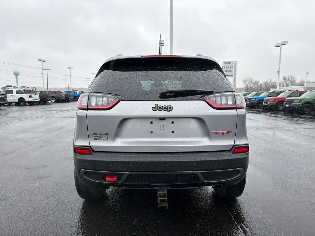 Used 2020 Silver Jeep Trailhawk image 4
