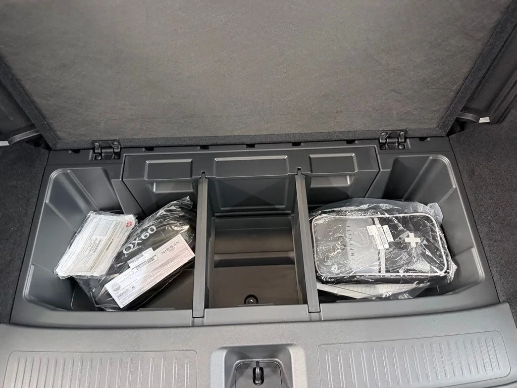 New 2027 RADIANT WHITE INFINITI Luxe FWD image 40
