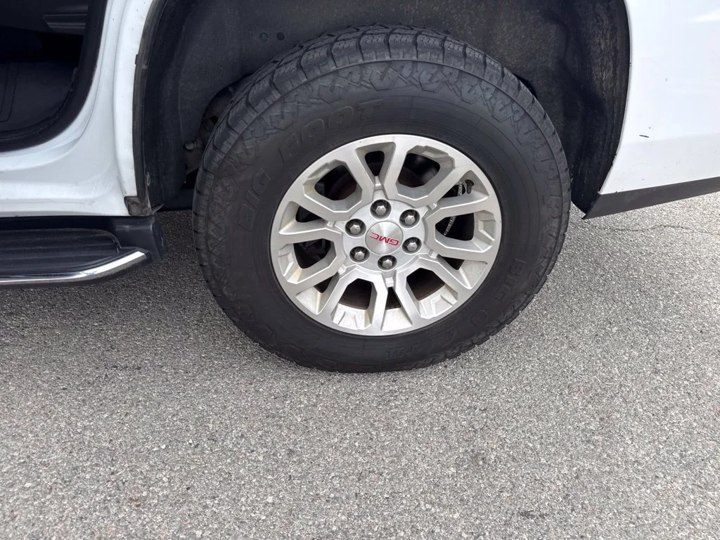 Used 2019 Summit White GMC SLT image 24