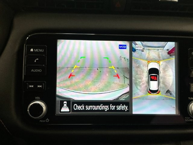 Used 2022 White Nissan SR image 23