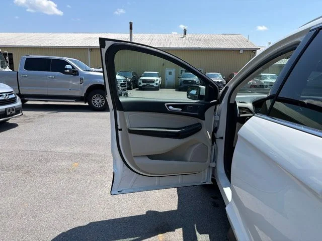 Used 2023 White Metallic Ford Titanium image 17