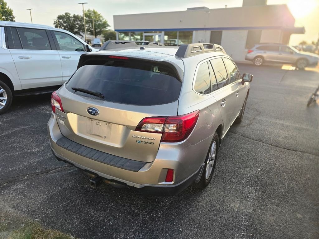 Used 2015 Tungsten Metallic Subaru 2.5i Premium image 4