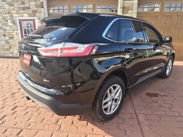 Used 2024 Agate Black FORD SEL image 3