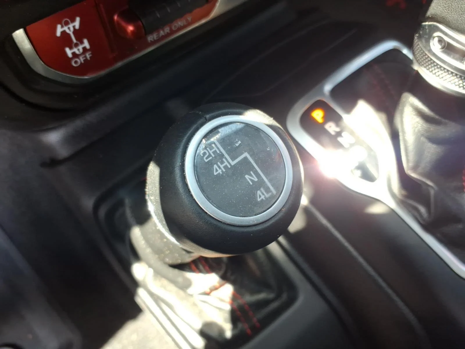 Used 2018 Granite Crystal Metallic Clearcoat Jeep Rubicon image 7