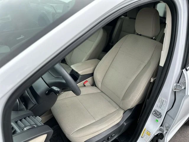 Used 2018 White Ford SE image 12