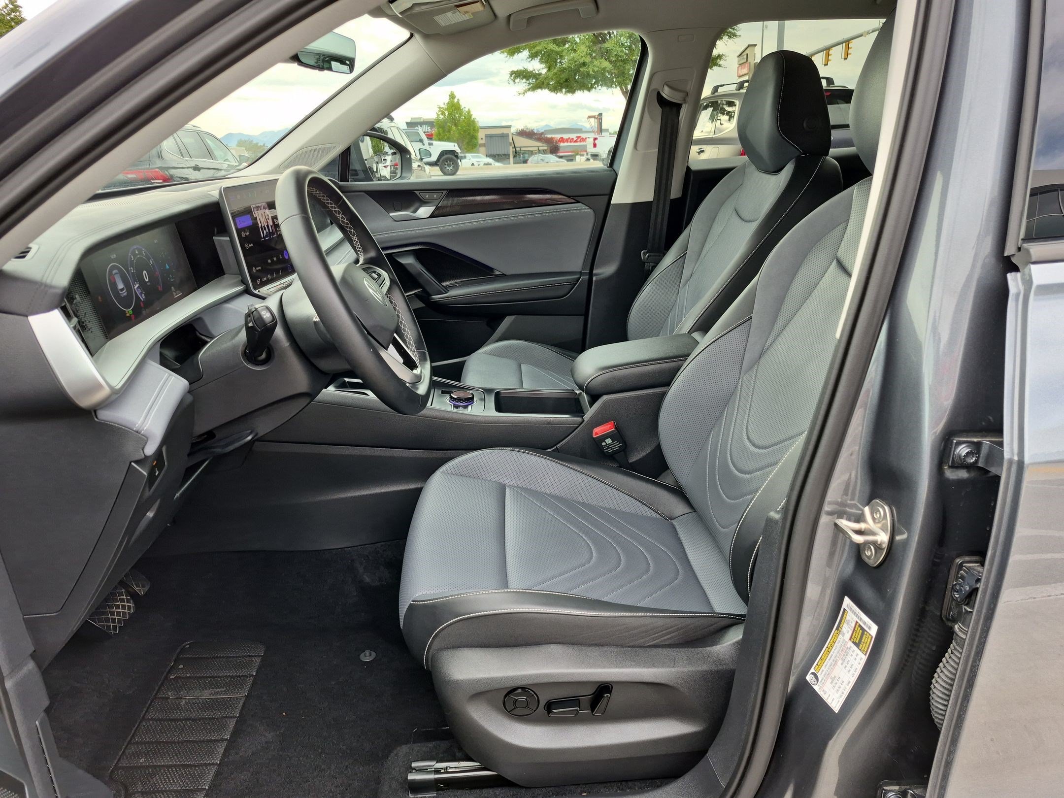Used 2025 Platinum Gray Metallic Volkswagen SE image 16