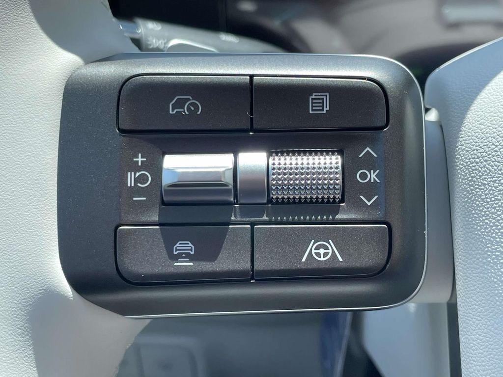 New 2026 White Hyundai SEL 7P image 21