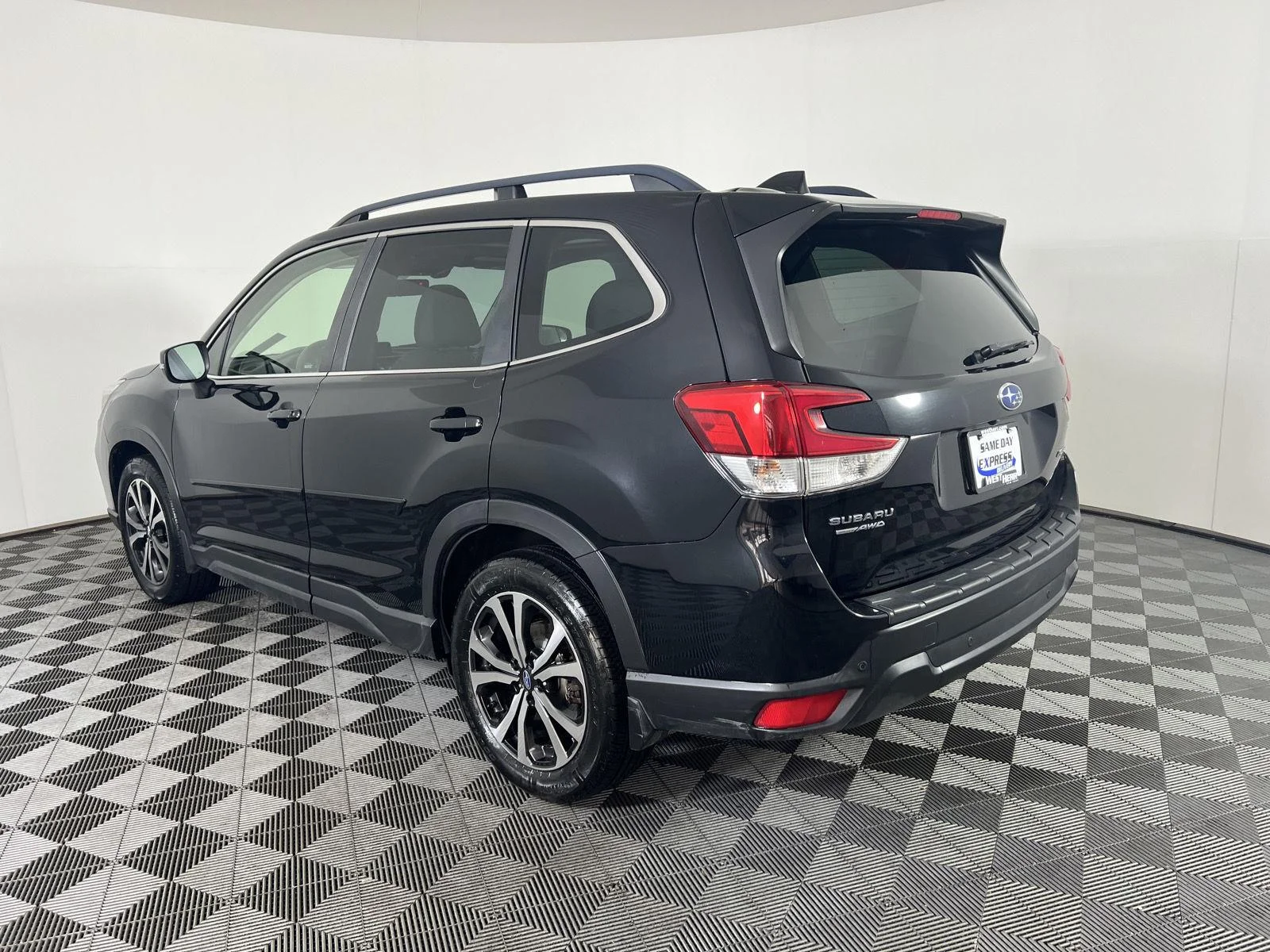 Used 2021 Crystal Black Silica Subaru Limited image 5