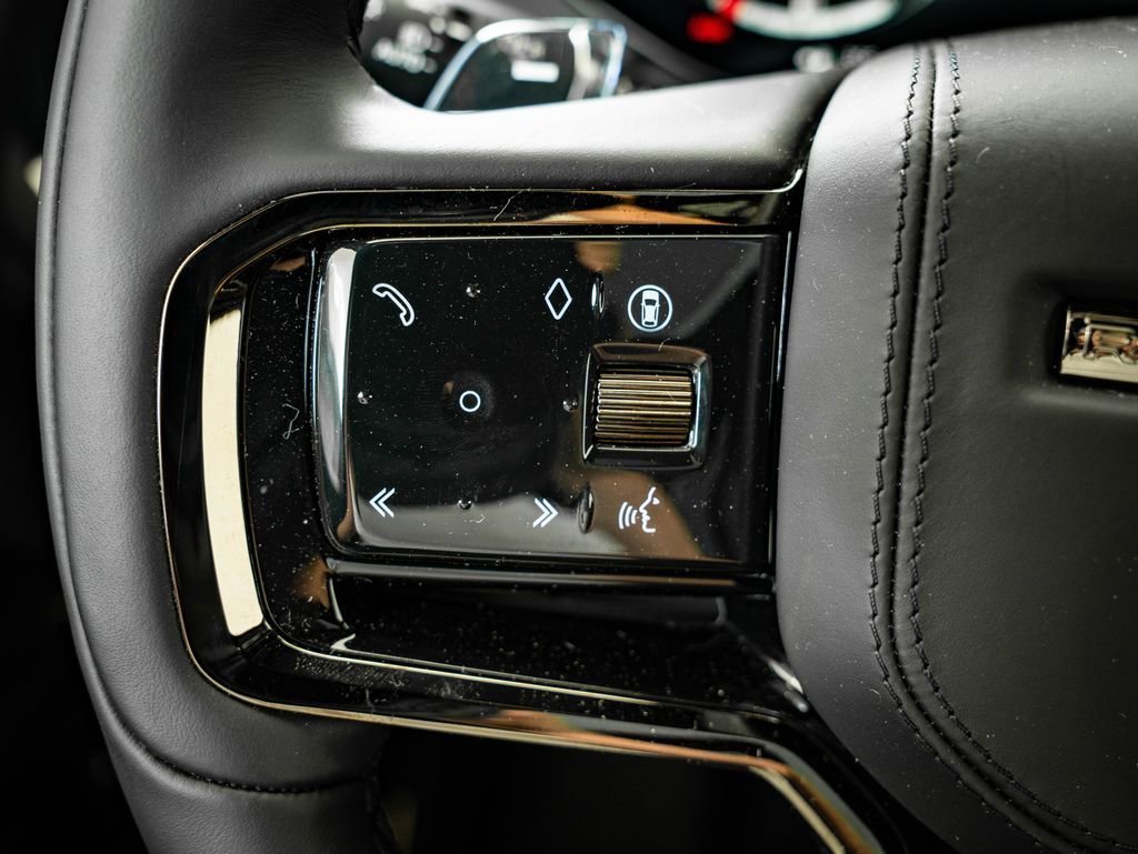 New 2026 Ethereal Frost Satin LAND ROVER  image 27