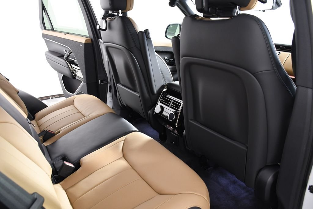 New 2026 Fuji White Land Rover Dynamic SE image 21