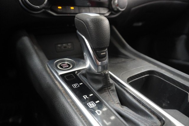 Used 2022 BLACK Nissan SV image 26