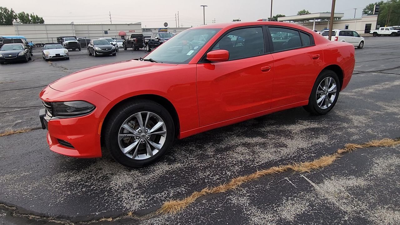 Used 2022 Red Dodge SXT image 4