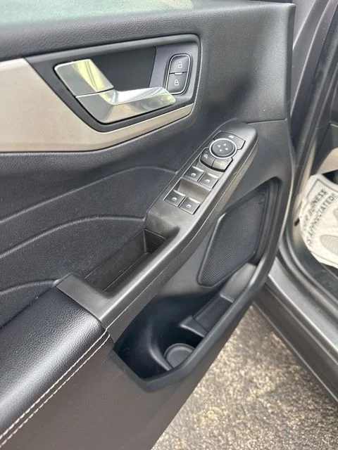 Used 2021 Gray Ford SE image 11