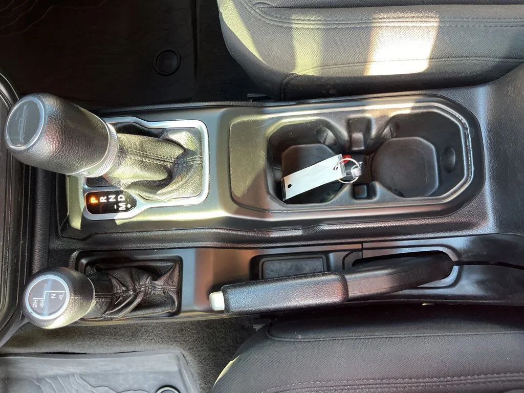 Used 2020 Black Jeep Sport image 27