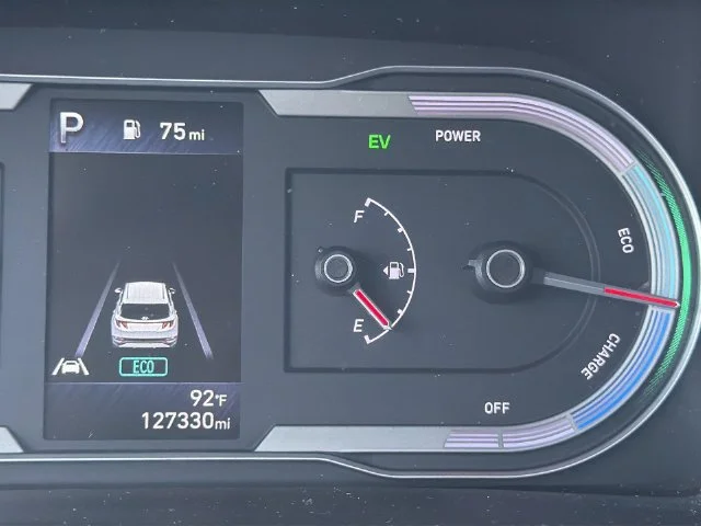 Used 2022 Silver Hyundai Blue image 26