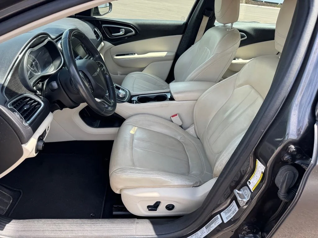 Used 2015 Gray Chrysler C image 5