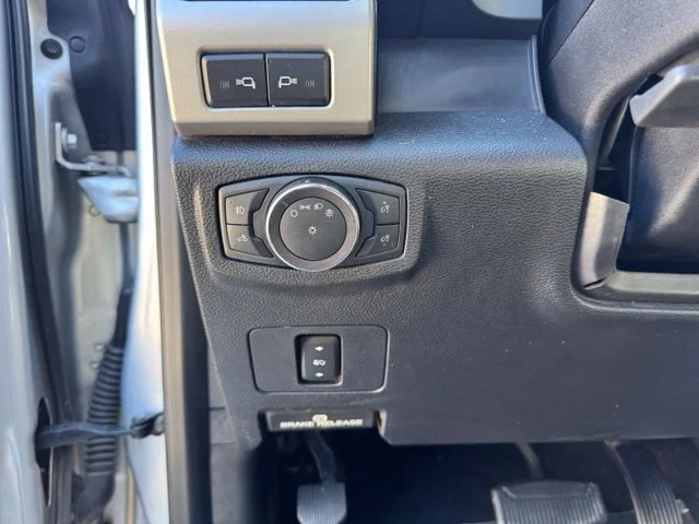 Used 2019 Silver Ford Lariat image 28
