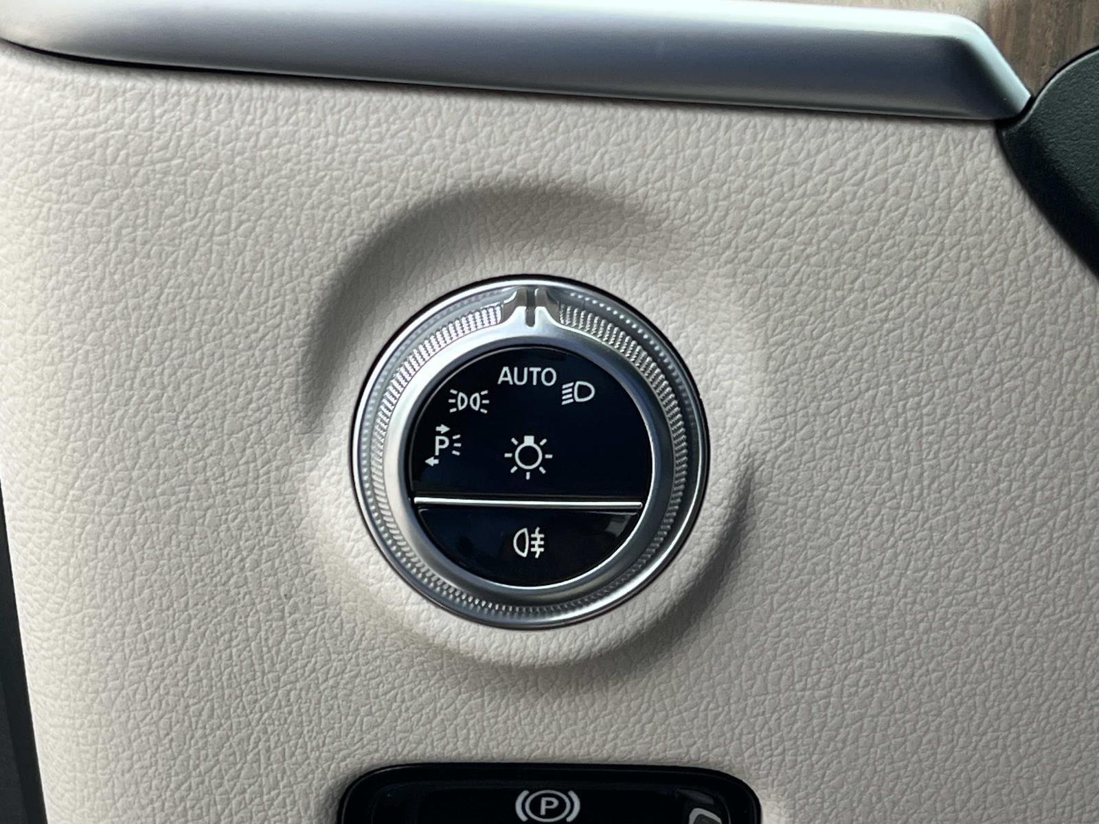 Certified Used 2024 Polar White Mercedes-Benz C 300 image 28