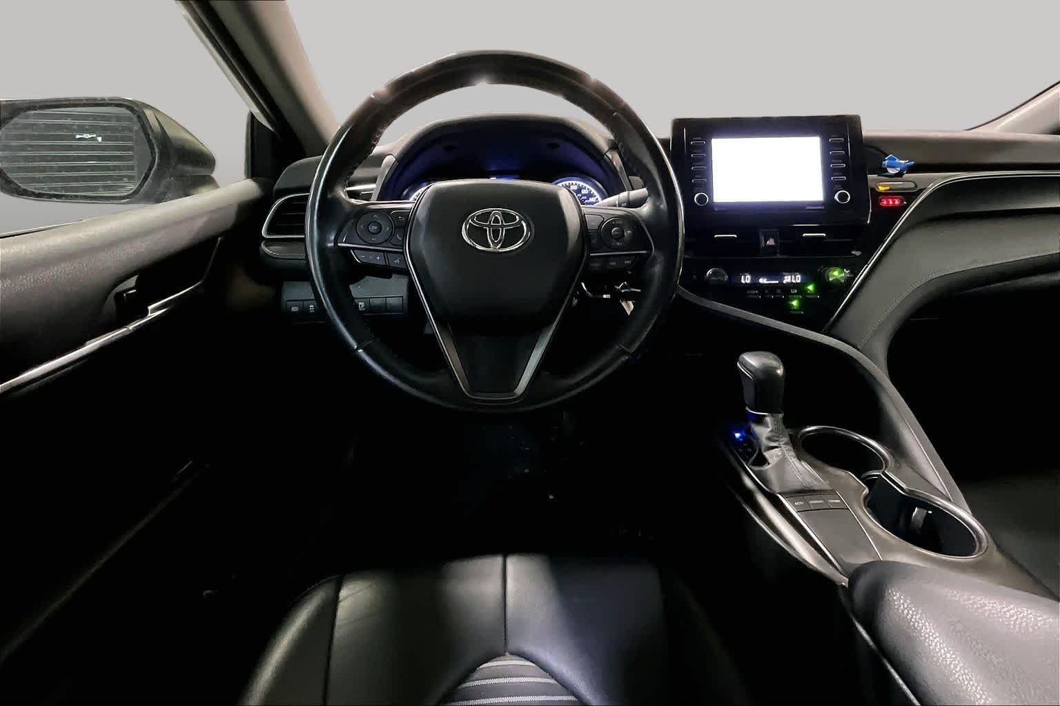Used 2023 Ice Cap Toyota SE image 6