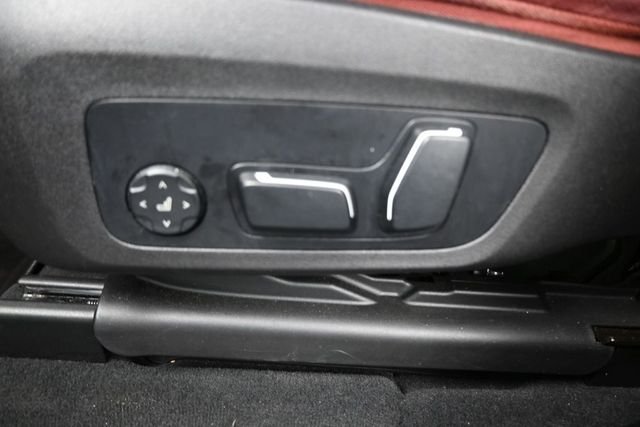 Used 2024 Black BMW xDrive30i image 31
