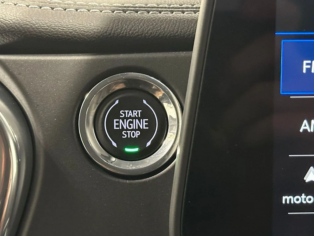 Used 2024 White Chevrolet LT image 29