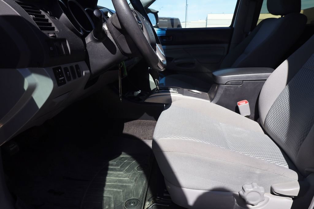 Used 2014 Super White Toyota Base image 11