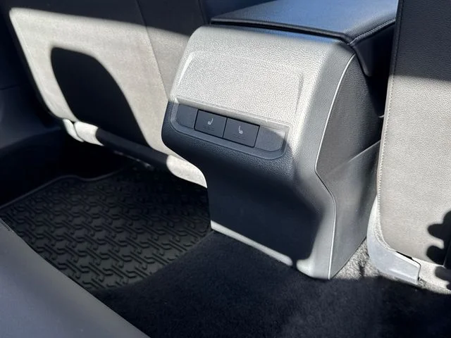 Used 2019 Gray Volkswagen SEL Premium image 20