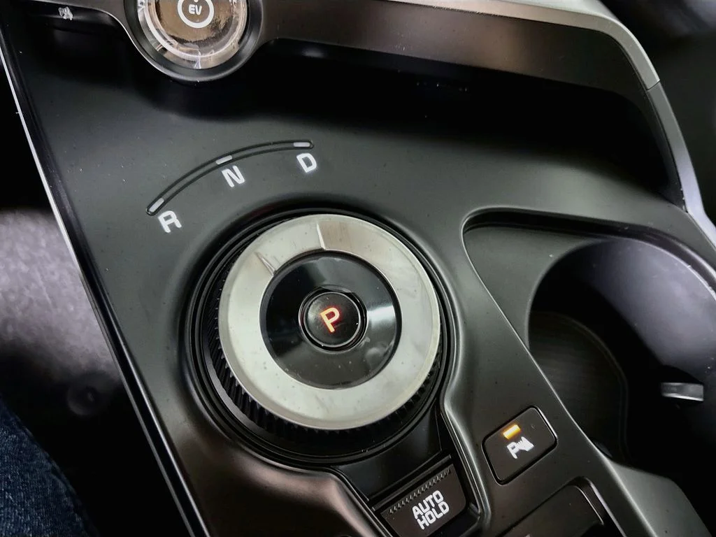 New 2026 Wolf Gray Kia WIND image 18